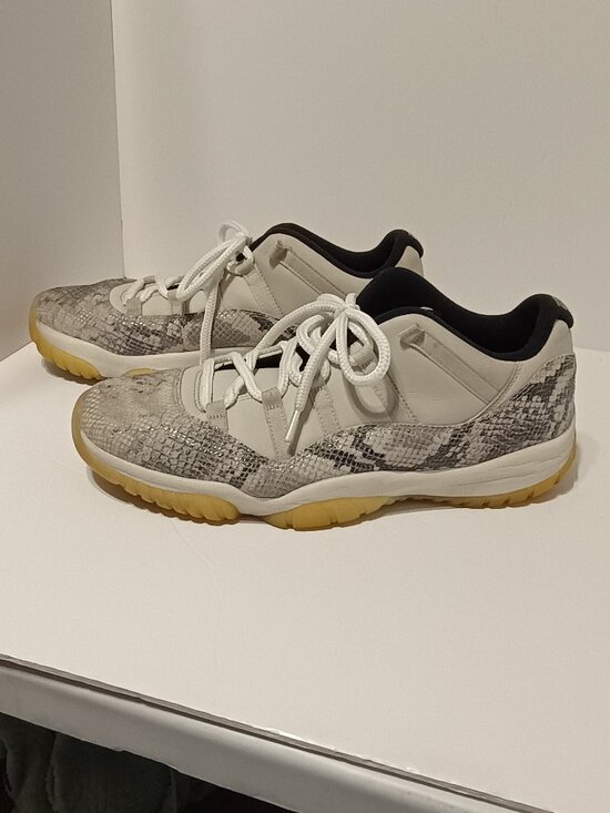 Nike Air Jordan 11 Low Snakeskin Light Bone Men’s 13 White Gray Sneakers main image 6